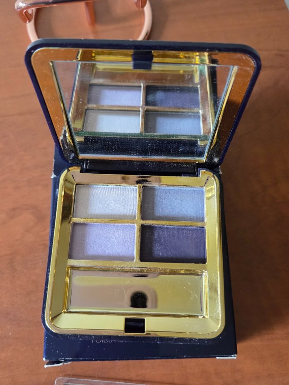 Estee Lauder Signature M07 Arctic Night Eyeshadow Quad in Original Box Brushes